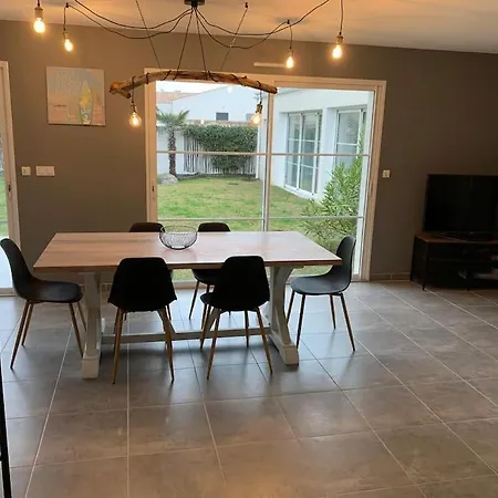 St Denis 200m Les Huttes Holiday home La Micheliere